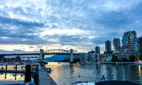 Vé máy bay từ TP.HCM đi Vancouver giá rẻ