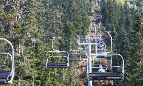 Cách đặt vé máy bay đi Vancouver mùa cao điểm