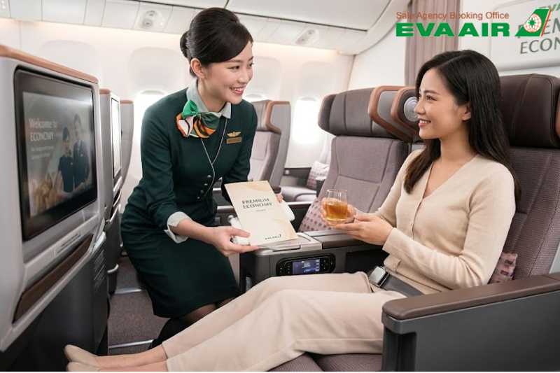 ve-may-bay-di-naha-gia-re