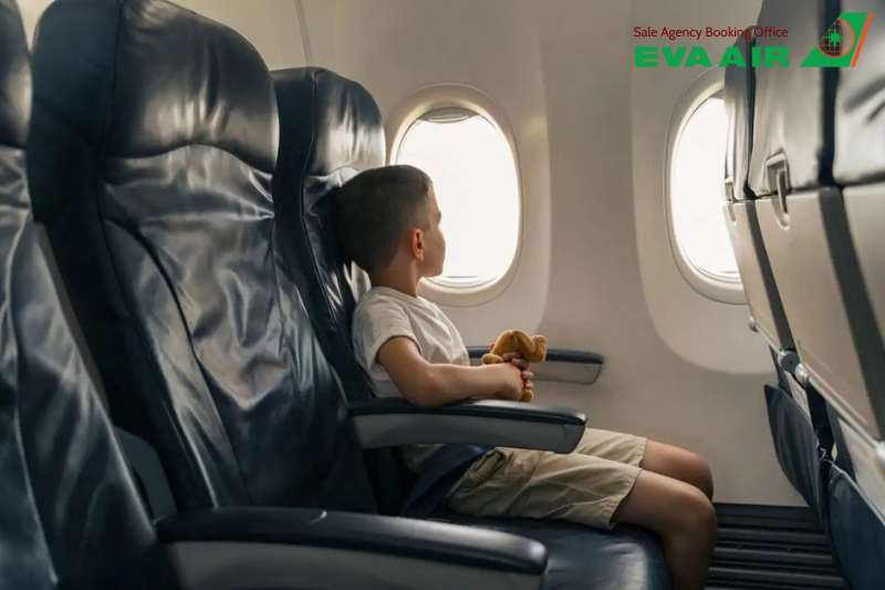 trẻ em đi máy bay một mình EVA Air, trẻ em bay một mình EVA Air, trẻ em không đi cùng người lớn EVA Air, trẻ em không có người lớn đi kèm EVA Air, quy định trẻ em đi máy bay một mình EVA Air, giấy tờ cho trẻ em đi một mình EVA Air