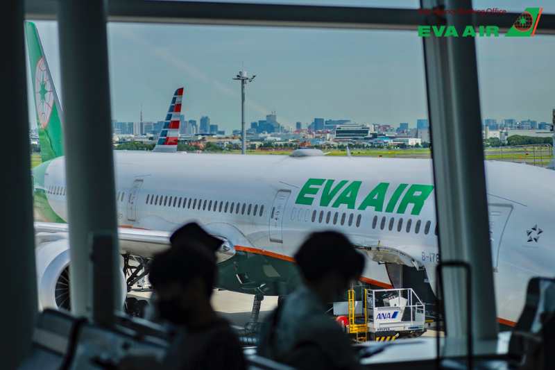 Đổi vé EVA Air sát ngày, đổi vé EVA Air sát giờ, phí đổi vé EVA Air sát ngày bay, đổi vé EVA Air trước giờ bay, Hạng vé EVA Air được đổi sát giờ bay, đổi vé máy bay EVA Air giờ chót, thay đổi vé EVA Air sát ngày, đổi vé EVA Air gần giờ bay