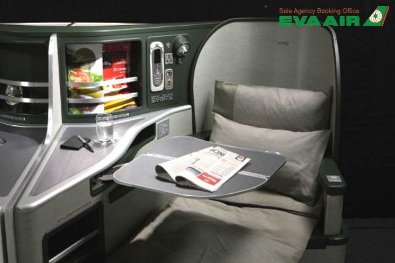 quy-trinh-doi-ten-ve-may-bay-eva-air