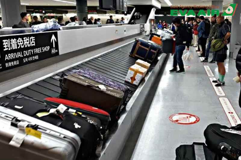 ve-may-bay-di-hachioji-nhat-ban