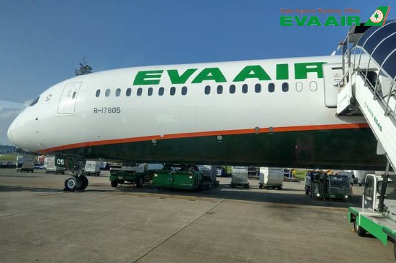 gia-ve-may-bay-eva-air-di-okayama