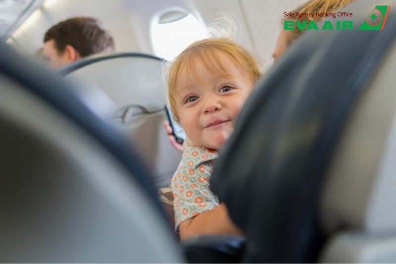 vé máy bay trẻ em EVA Air, giá vé trẻ em EVA Air, quy định trẻ em đi máy bay EVA Air, giấy tờ cho trẻ em bay EVA Air, vé trẻ sơ sinh EVA Air, bay cùng trẻ em EVA Air, trẻ em đi máy bay EVA Air