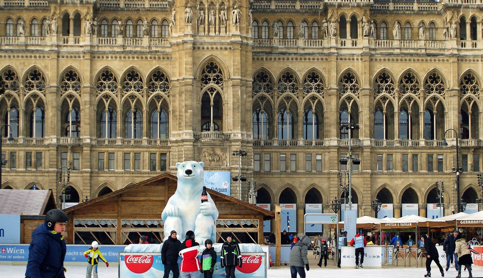 vé máy bay đi Áo giá rẻ