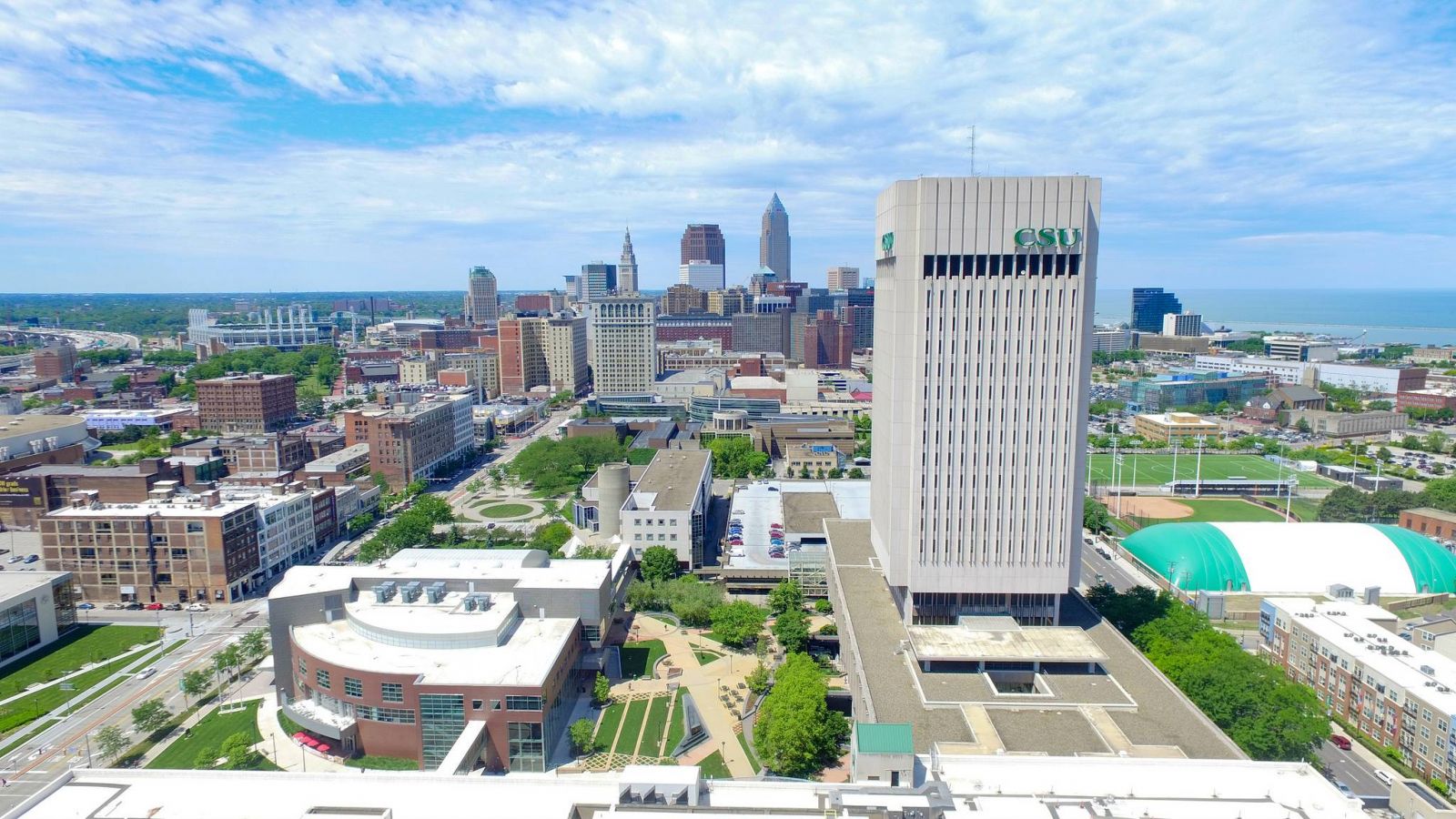 ve-may-bay-di-cleveland-eva-air
