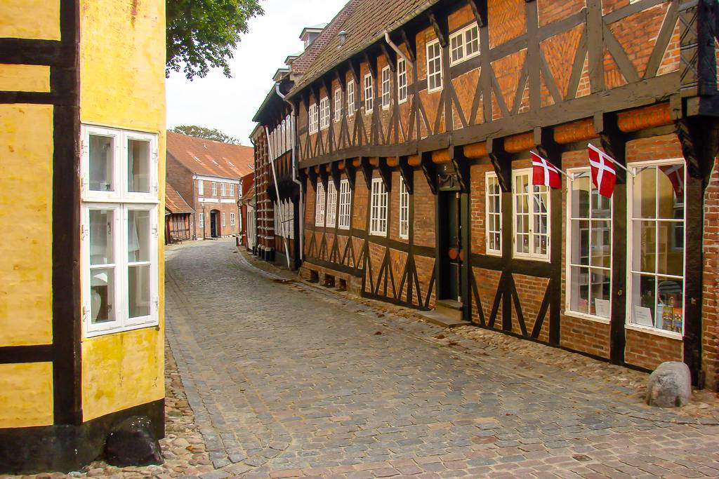 vé máy bay đi Esbjerg giá rẻ