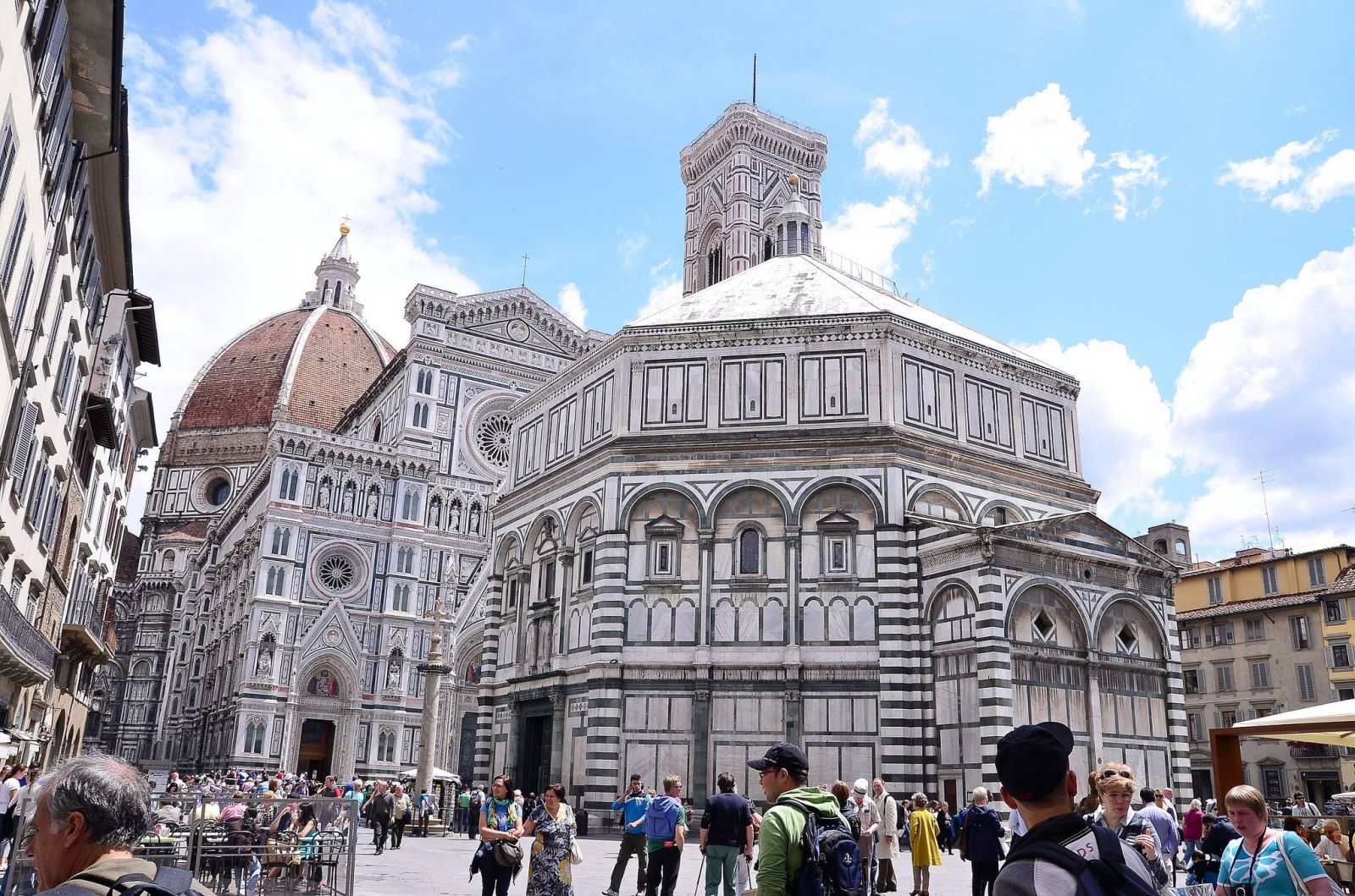 vé máy bay đi Florence