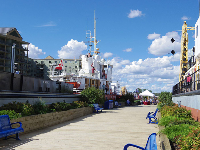 Vé máy bay EVA Air đi Fort McMurray giá rẻ