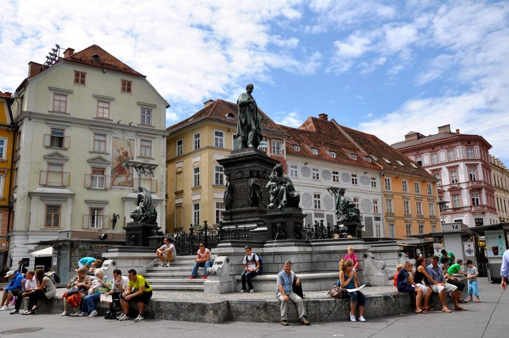 vé máy bay đi Graz giá rẻ