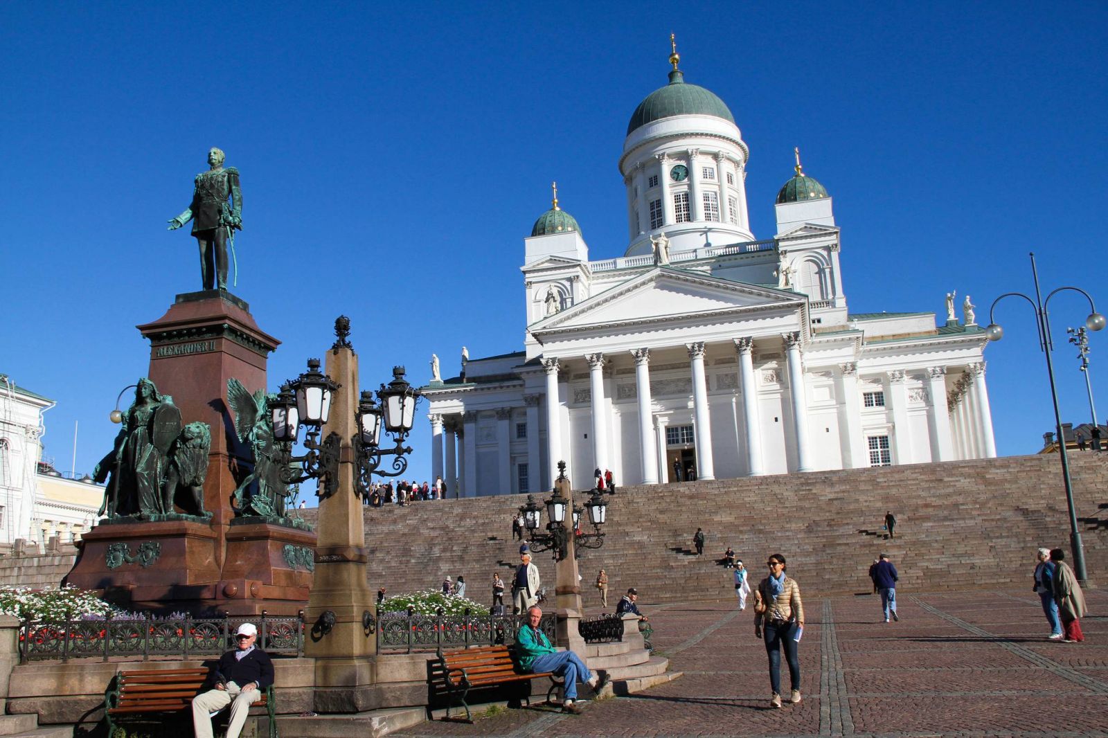 vé máy bay đi Helsinki giá rẻ