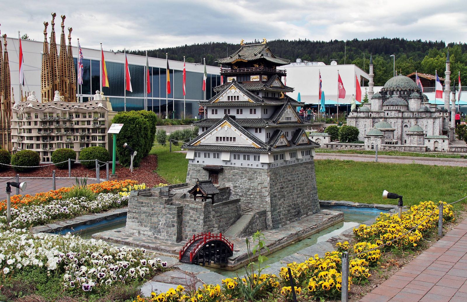 Vé máy bay giá rẻ đi Klagenfurt 