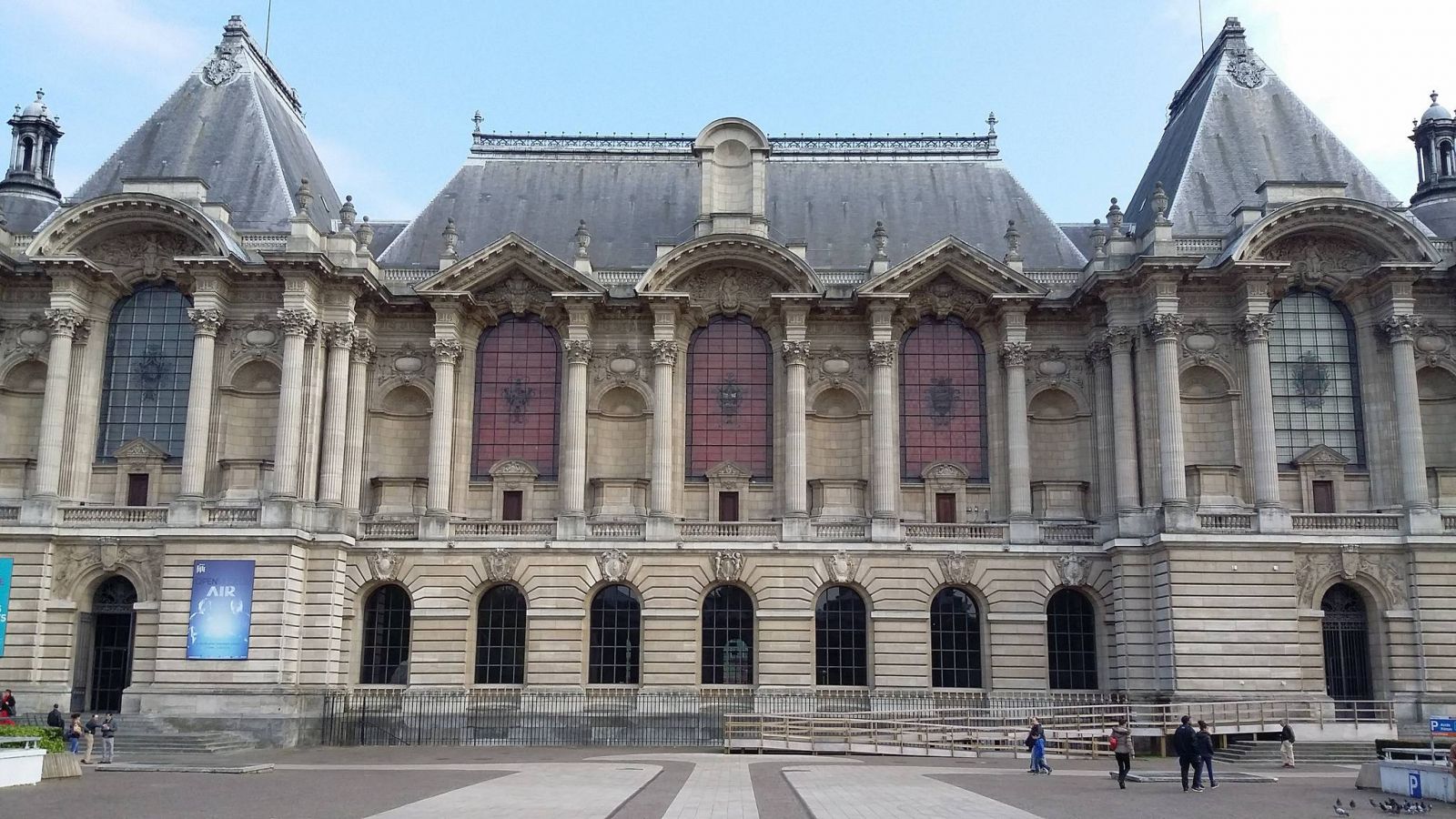 Vé máy bay EVA Air giá rẻ đi Lille – Pháp