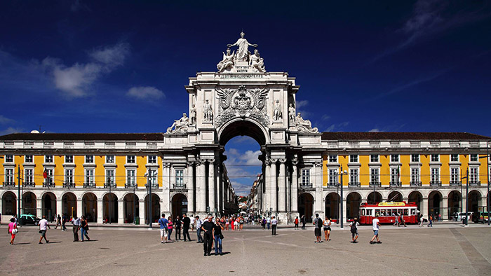 Vé máy bay giá rẻ đi Lisbon hãng EVA Air