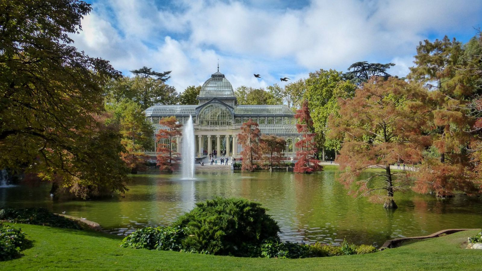 vé máy bay đi Madrid giá rẻ