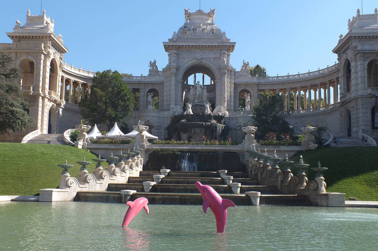 Vé máy bay EVA Air giá rẻ đi Marseille – Pháp