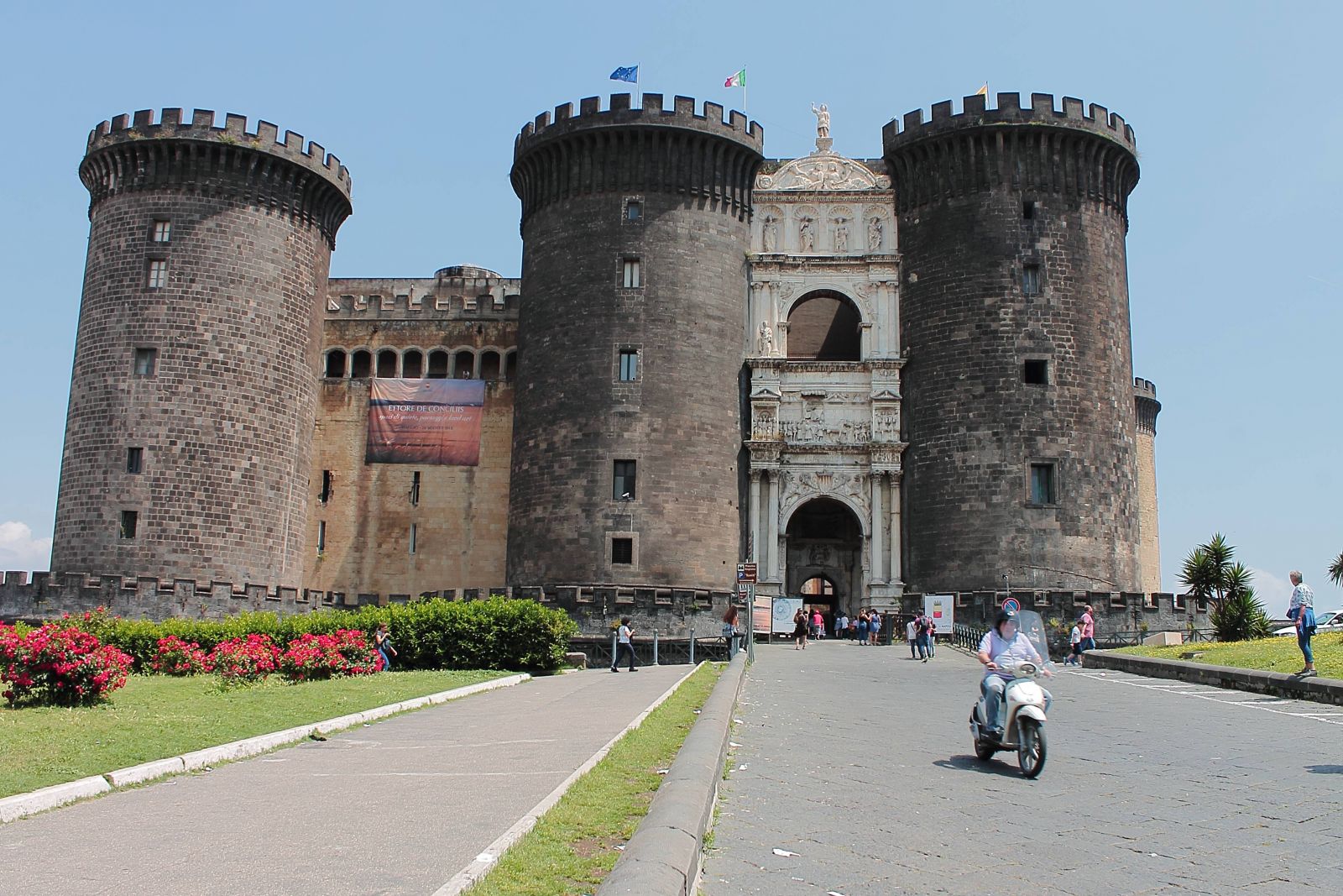 Vé máy bay EVA Air giá rẻ đi Napoli – Ý