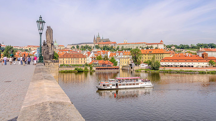 vé máy bay đi Praha