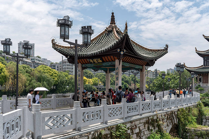 Vé máy bay đi Quý Dương