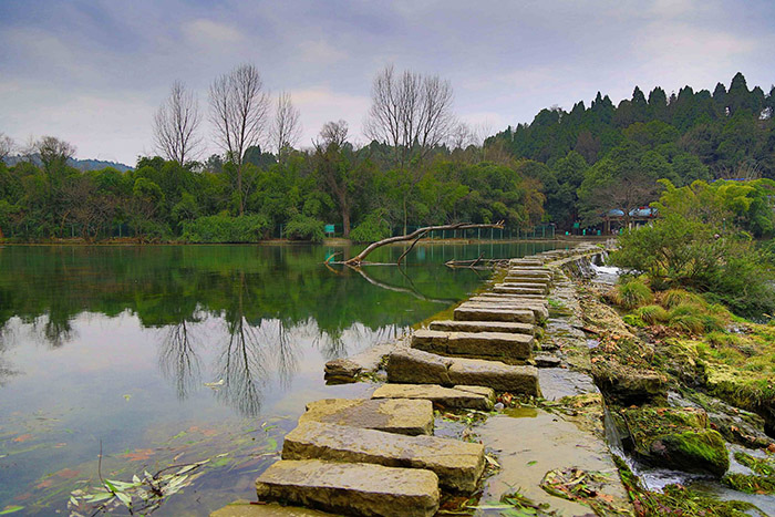 Vé máy bay đi Quý Dương