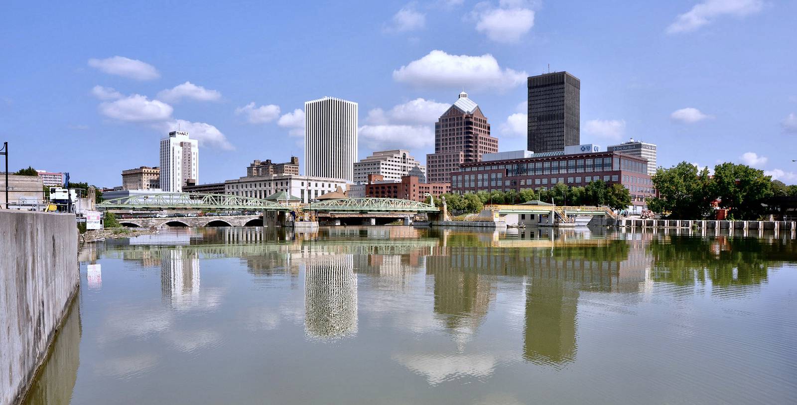 ve-may-bay-di-rochester-eva-air