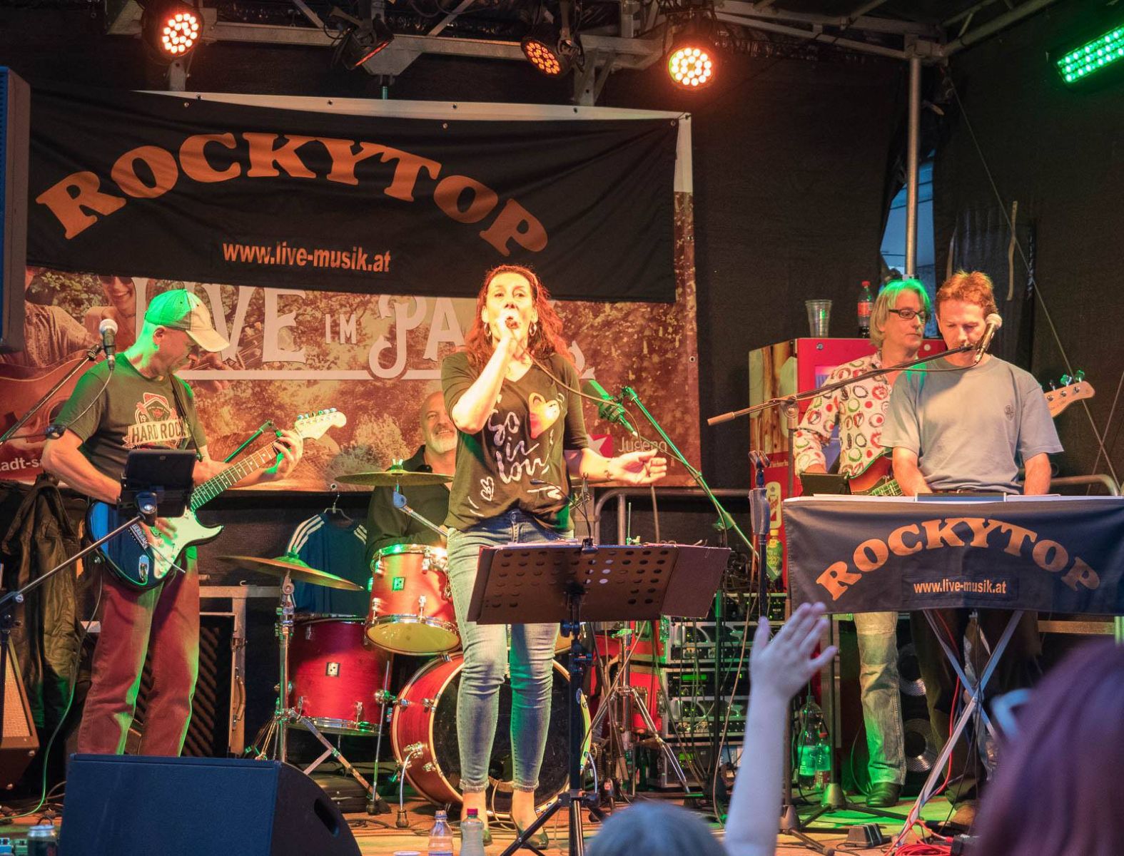 vé máy bay đi Salzburg