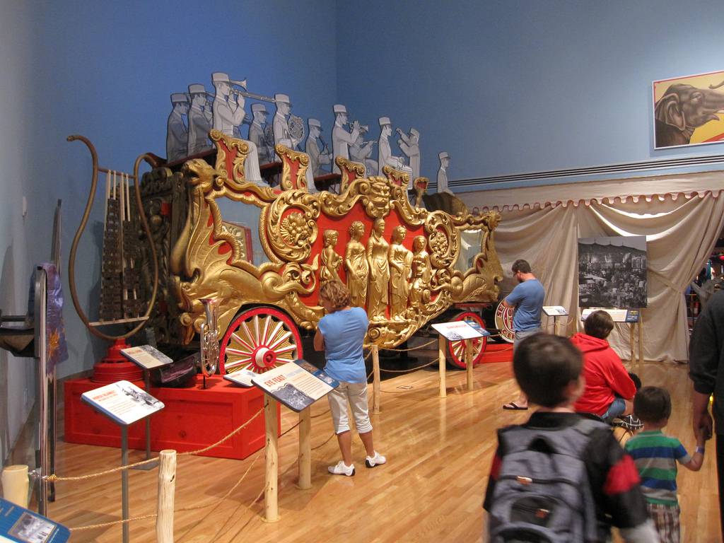 ve-may-bay-di-sarasota-eva-air