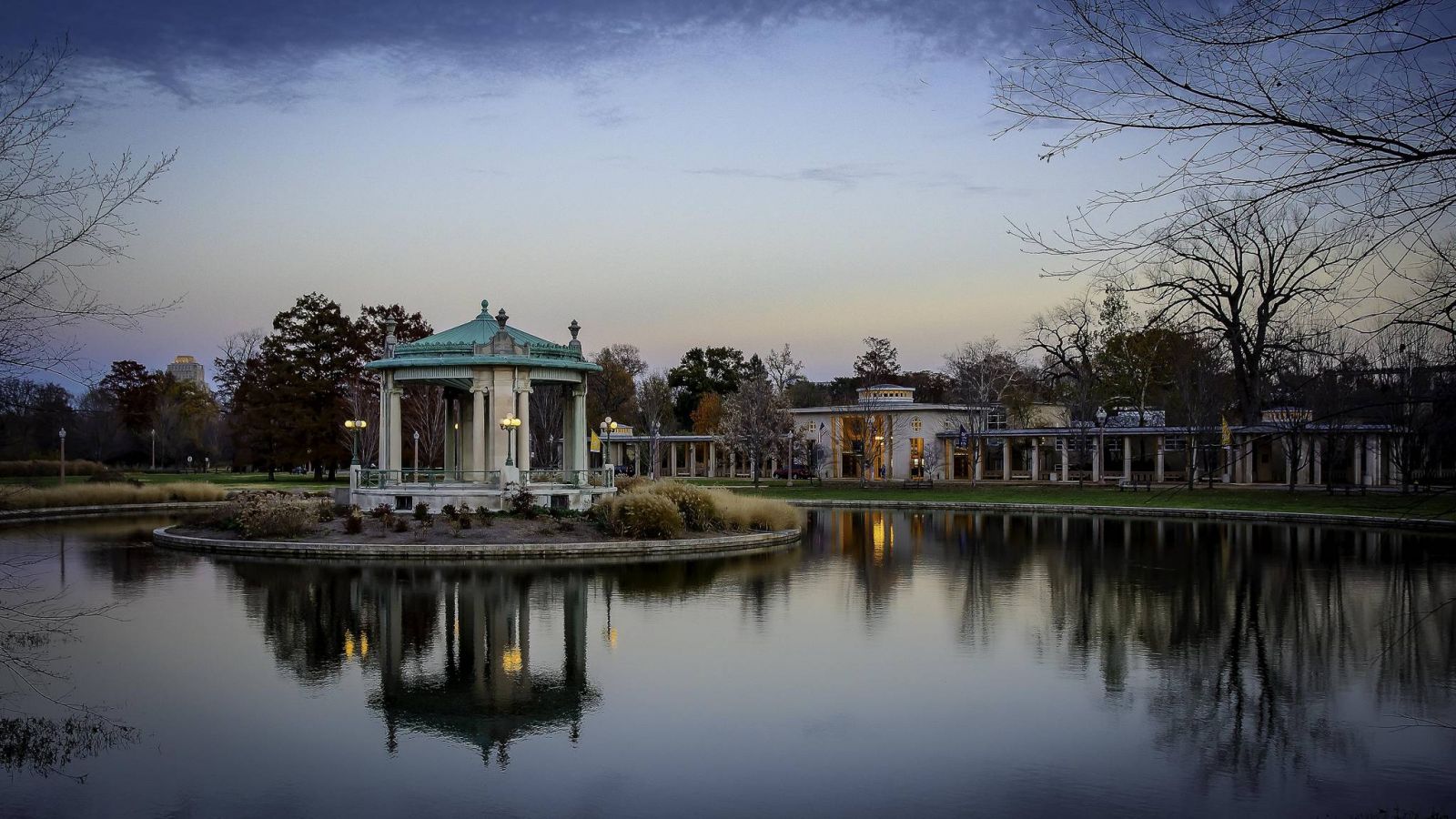 ve-may-bay-di-stlouis-eva-air