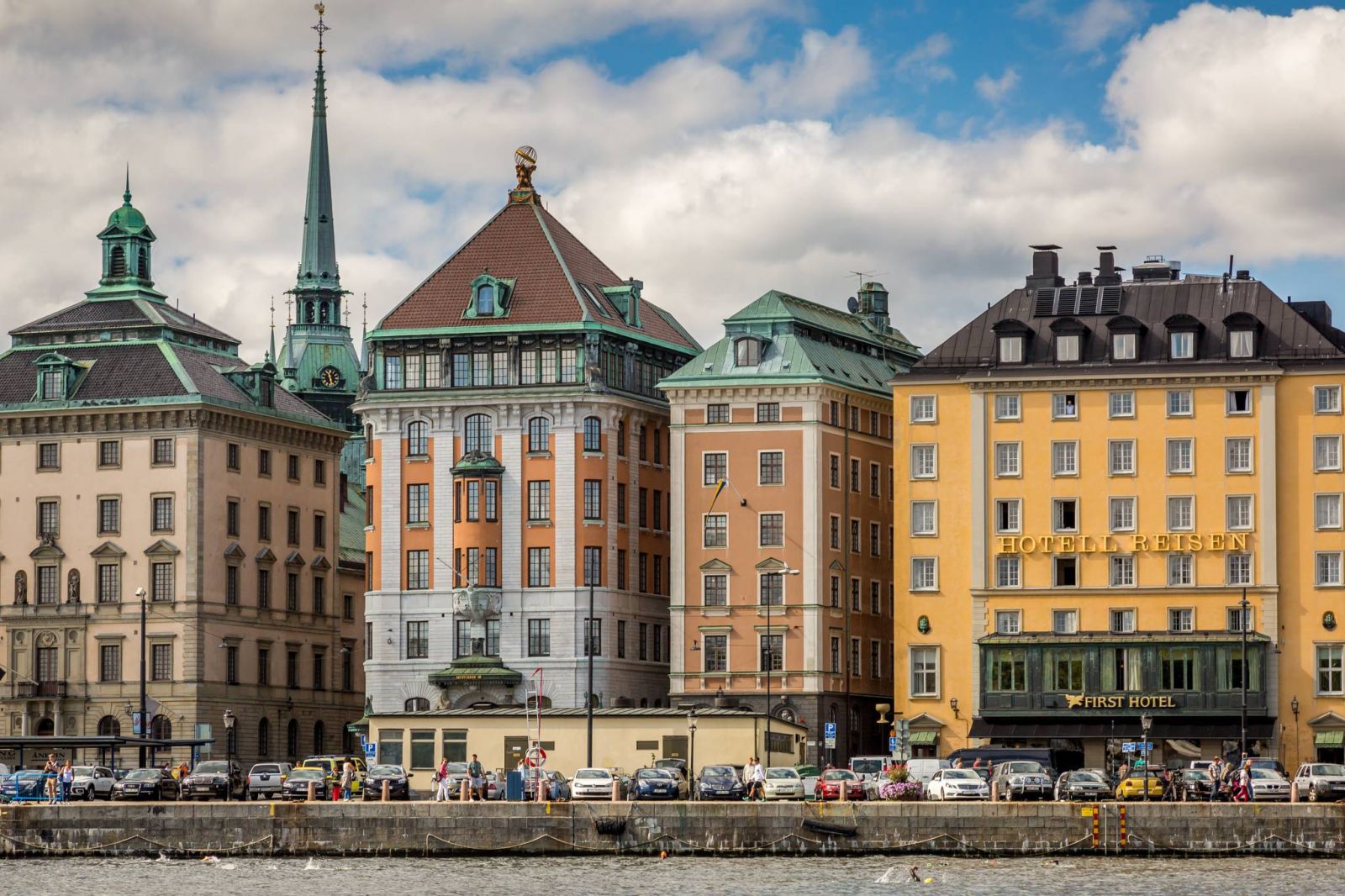 Vé máy bay giá rẻ đi Stockholm hãng EVA Air