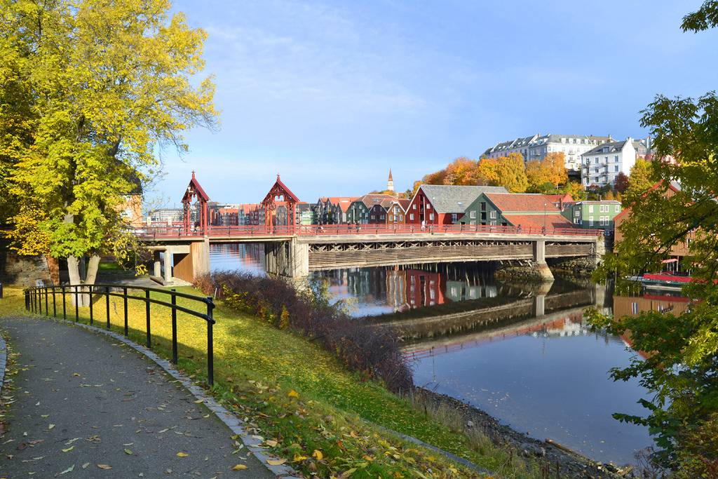vé máy bay đi Trondheim giá rẻ