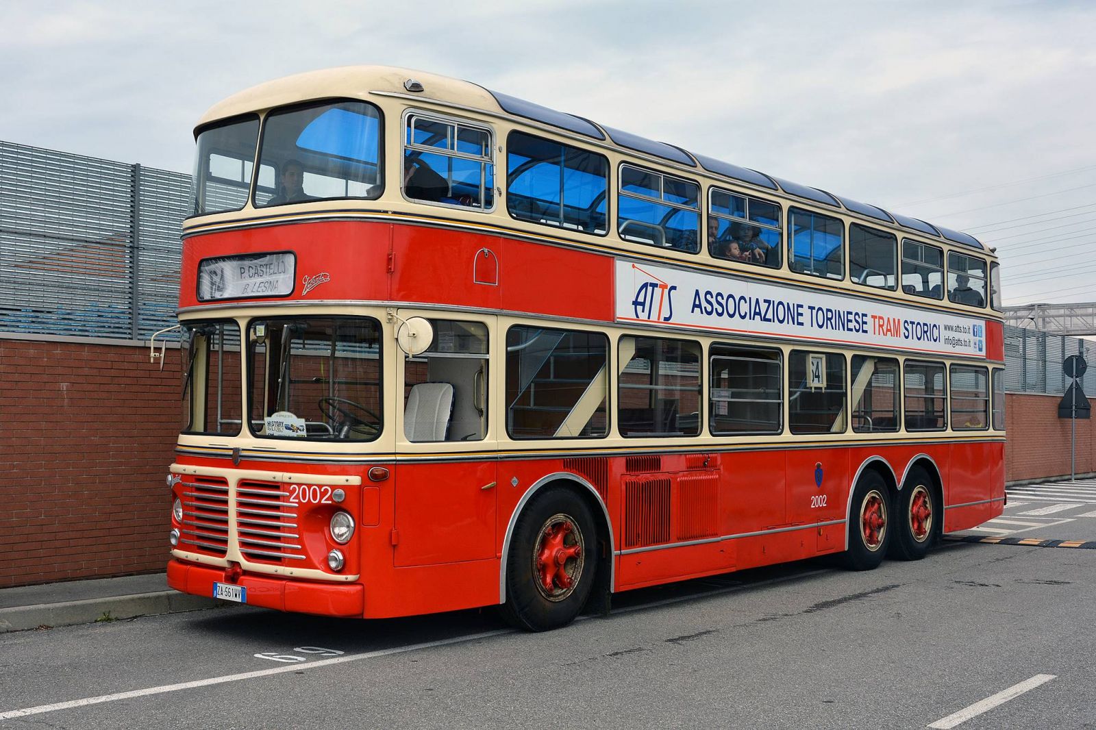 vé máy bay đi Turin giá rẻ