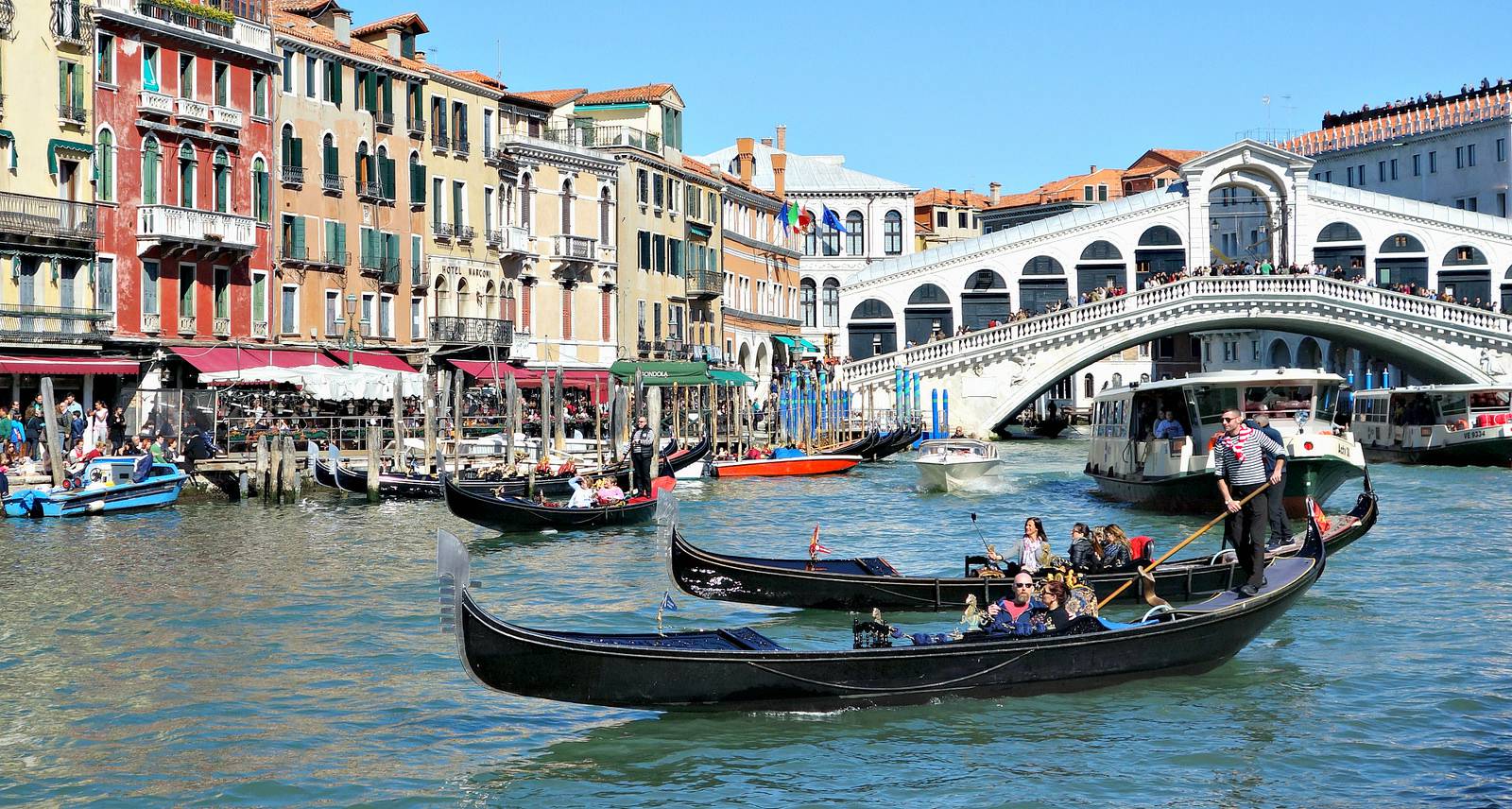 Vé máy bay EVA Air giá rẻ đi Venice – Ý