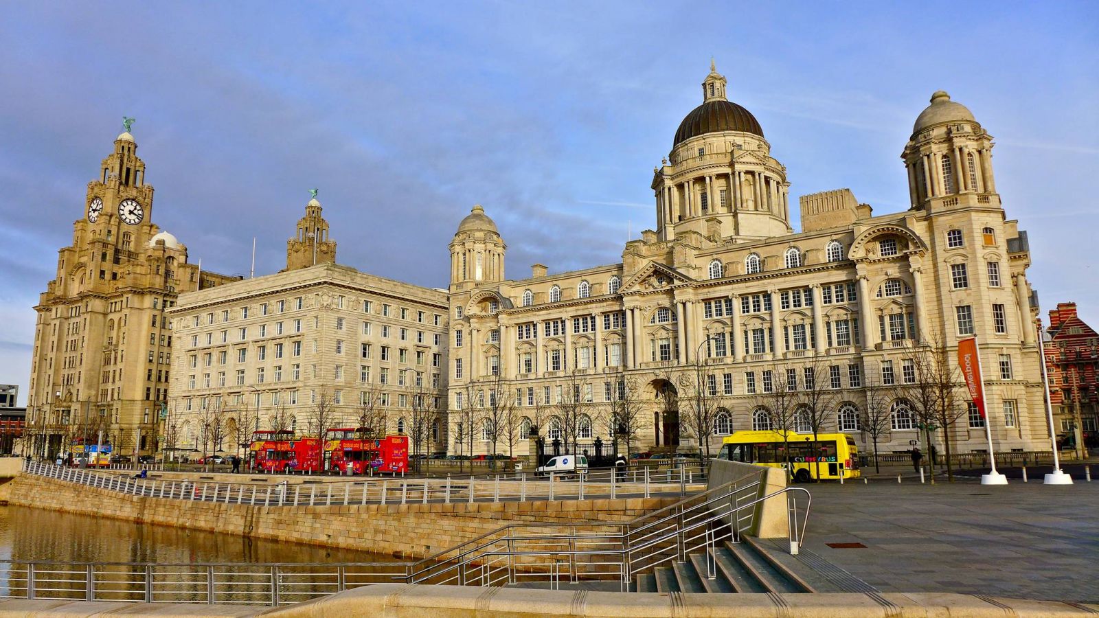 vé máy bay đi Liverpool giá rẻ