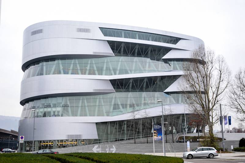 vé máy bay đi Stuttgart giá rẻ