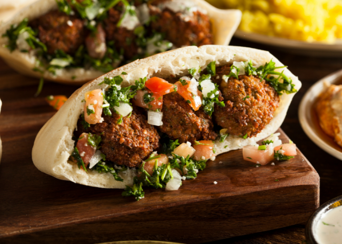 gia-ve-may-bay-di-my-la-bao-nhieu