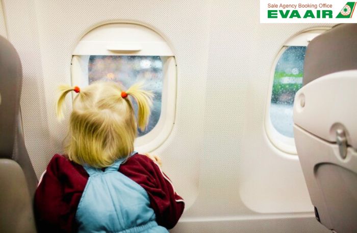 Lưu ý trẻ em bay một mình Eva Air 