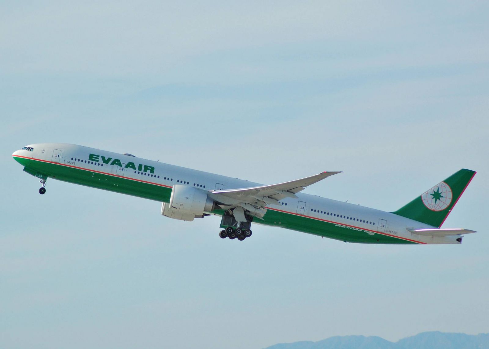 Giá vé máy bay từ Mỹ về VN