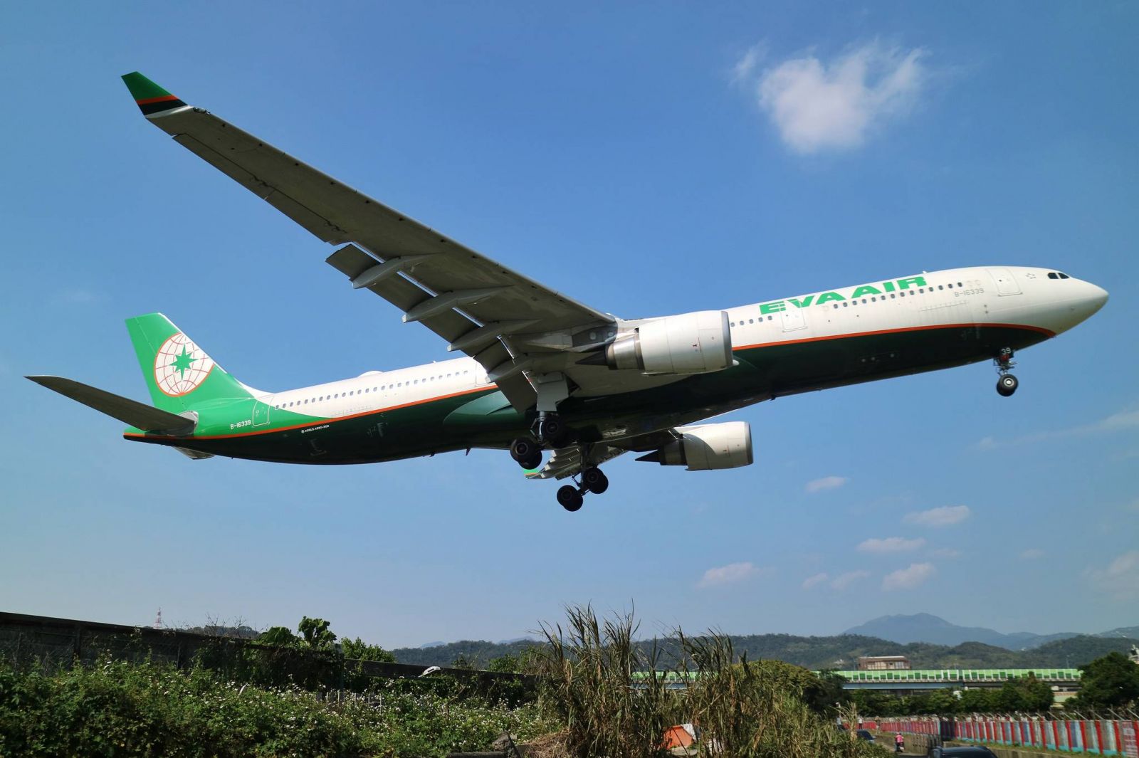 Giá vé máy bay từ Việt Nam đến Mỹ