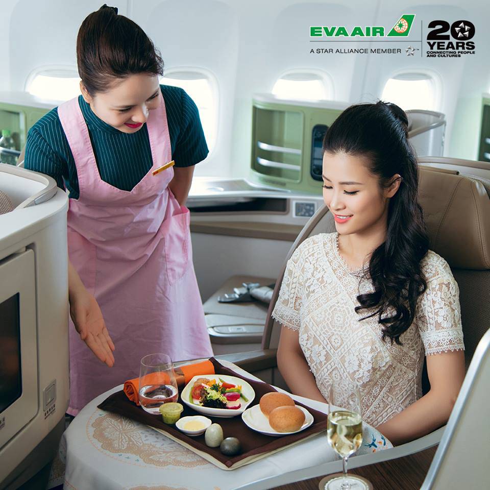 vé máy bay đi Montreal EVA Air