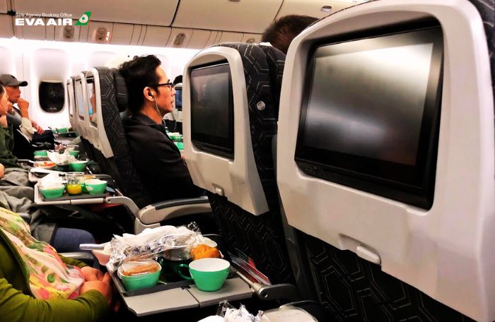 Không gian cabin EVA Air