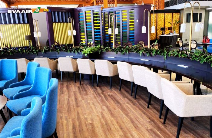 Phòng chờ EVA Air tại Nội Bài (HAN)