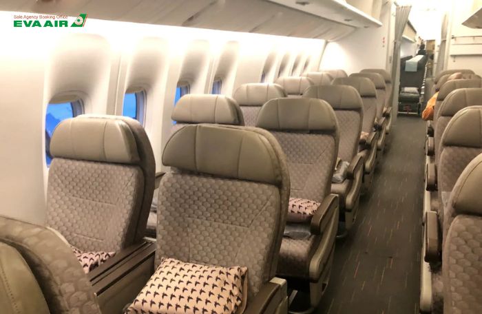 Không gian ghế ngồi EVA Air