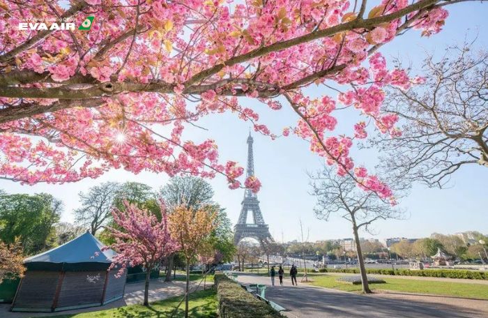Thời điểm đặt vé đi Paris