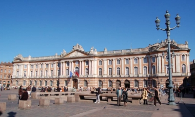 Vé máy bay EVA Air giá rẻ đi Toulouse – Pháp